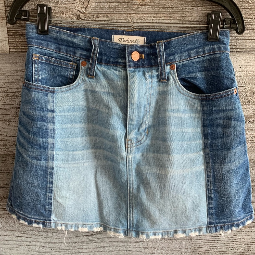 Madewell two-tone blue denim mini skirt size 25.